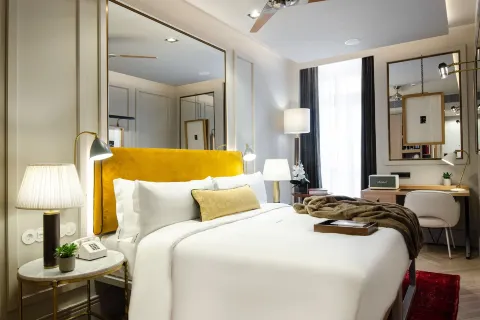 Browns Avenue Hotel