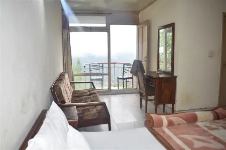 Shaheen Hotel and Restaurant Отели в г. Gharial Camp