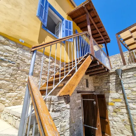 Village Charm Pool Apartment at Skarinou