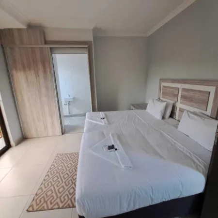 Jate Guest House