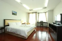 The Park 304 Executive Serviced Apartment Hotels in Si Maha Phot District
