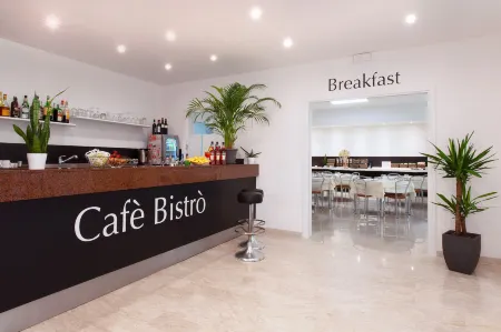 CDH Hotel Modena Отели рядом со станцией Modena Policlinico