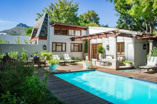 5 Seasons Guest House - Pensionat