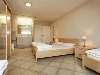 Peer Villa with Garden -  Privatzimmer