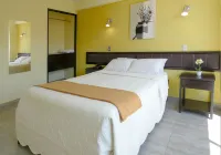 Hotel Plaza Hotels near "Los Nardos 2" Park