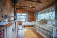 The Hygge Hut - 1 Bed - Freshwest Beach Retreat Hotels in Angle