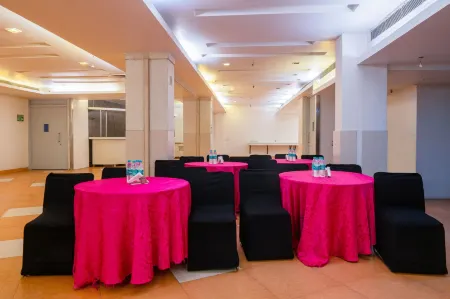 Treebo Twin Tree Отели рядом со станцией Delhi Cantt