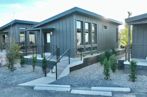 Charming cabin with full RV resort access incl, WiFi in welcoming South Weber