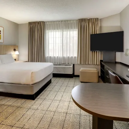 Sonesta Simply Suites Miami Airport Doral