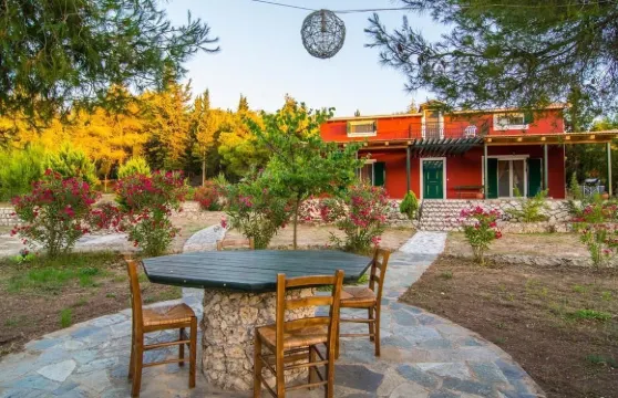 愛塔提雅別墅酒店