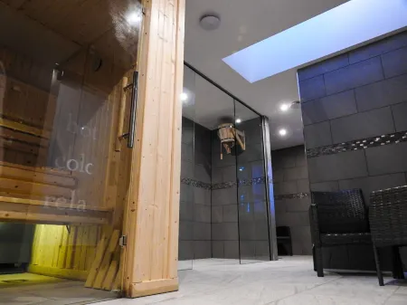 The Cabins - House of Juniper