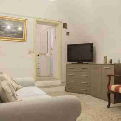 1 Bed Flat - Sleeps 2 - Parking Others