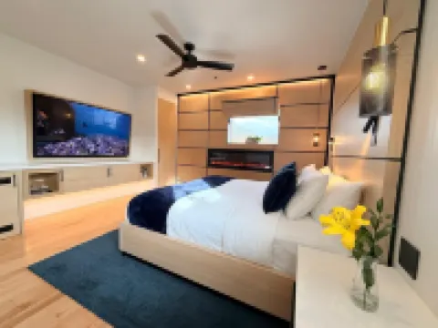 Cribs on Main Hotels in Picton