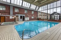 Quality Inn & Conference Centre - Pools
