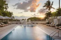 MB Hotel, Trademark Collection by Wyndham - Infinity Pools