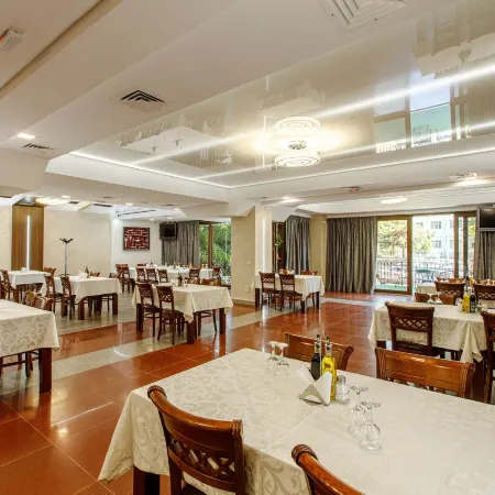 Lira Pacific Aparthotel