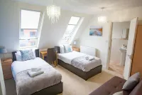 Comfortable Swindon Town Centre Apartments, Free Parking, Sleeps up to 8 Hôtels à : Swindon