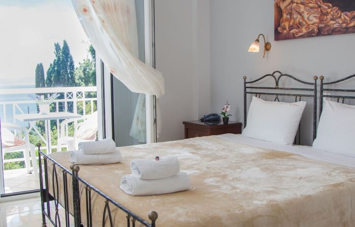 Brentanos Apartments - A - View of Paradise
