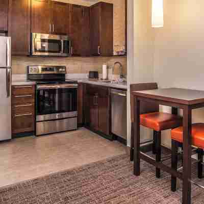 Residence Inn St. Louis Westport Rooms