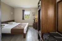 Le Ya'Tis Hotels in Tavel