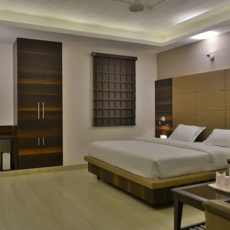 Hotel Tara Palace Redfort Отели рядом с достопримечательностью «Красный форт»