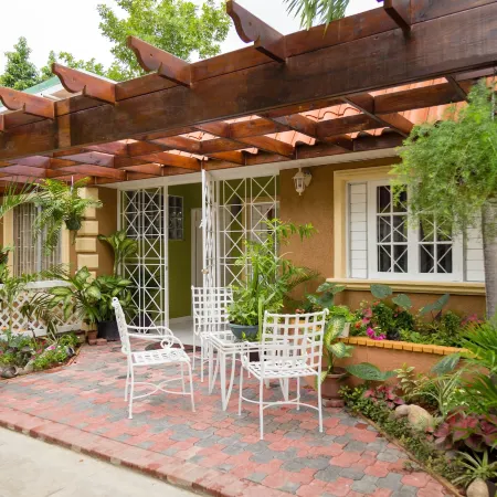 Centrally Located Guest Apartments