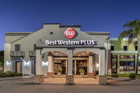 Best Western Plus Westbank Отели в г. Жан Лафитт