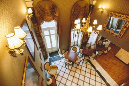 Mozart Hotel Отели рядом с достопримечательностью «Botanical Garden of the University of Szeged»