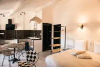Les Suites du 17 Hotels in Aigues-Mortes