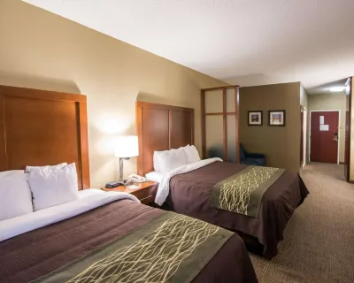 Comfort Inn & Suites Hotels in Red Oak