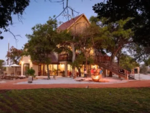 Callies Game Lodge Safaris Hotéis em Tsumeb