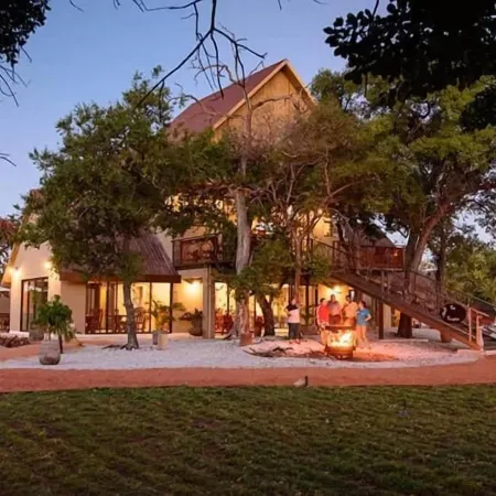 Callies Game Lodge Safaris