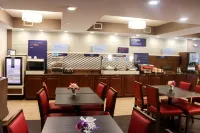 Holiday Inn Express Cedar Rapids (Collins RD)
