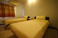Narasiri Service Apartment Hotel a Distretto di Mueang Prachinburi