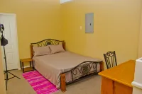 Port of Spain Sandy Guest Apartment - Airport Shuttle