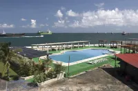New Washington Hotel - Pools