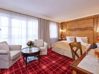 Romantik Alpenhotel Waxenstein Hotels in Grainau