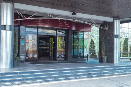 Premier Hotel Rus Отели рядом с достопримечательностью «Михайловский Златоверхий монастырь»