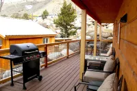 Yellowstone's Treasure Cabins Hotels in Gardiner