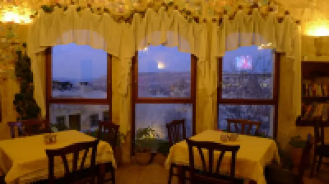 Traveller's Cave Hotel