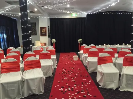 Grand Tasman Hotel Отели в г. Порт-Линкольн