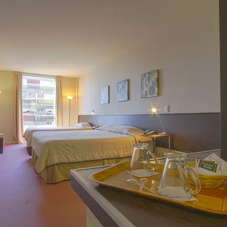 Uno Buenos Aires Suites Отели рядом с достопримечательностью «Железнодорожный вокзал Онсе»
