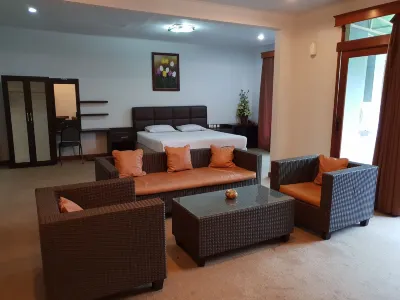 De'Qur Hotel Bandung Hotels near Upside Down World Bandung