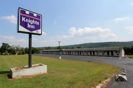 Knights Inn Pine Grove Отели в г. Пайн Гров Тауншип