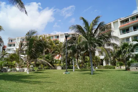 Solymar Condos