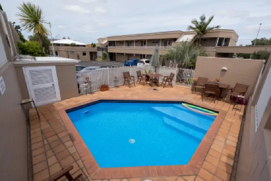 Baywatch Motor Inn Hotels near Tauranga Airport