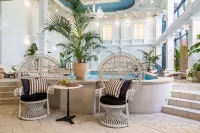 Queen's Court Hotel & Residence - spa