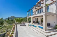 Luxury Villa Dolce Vita with Pool - Boutique