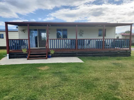 Stoney Park Отели рядом с достопримечательностью «КРЕСЕНТ ХЕД»