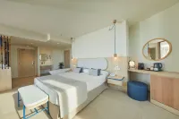 Tui Blue Victoria Menorca - Private Pools